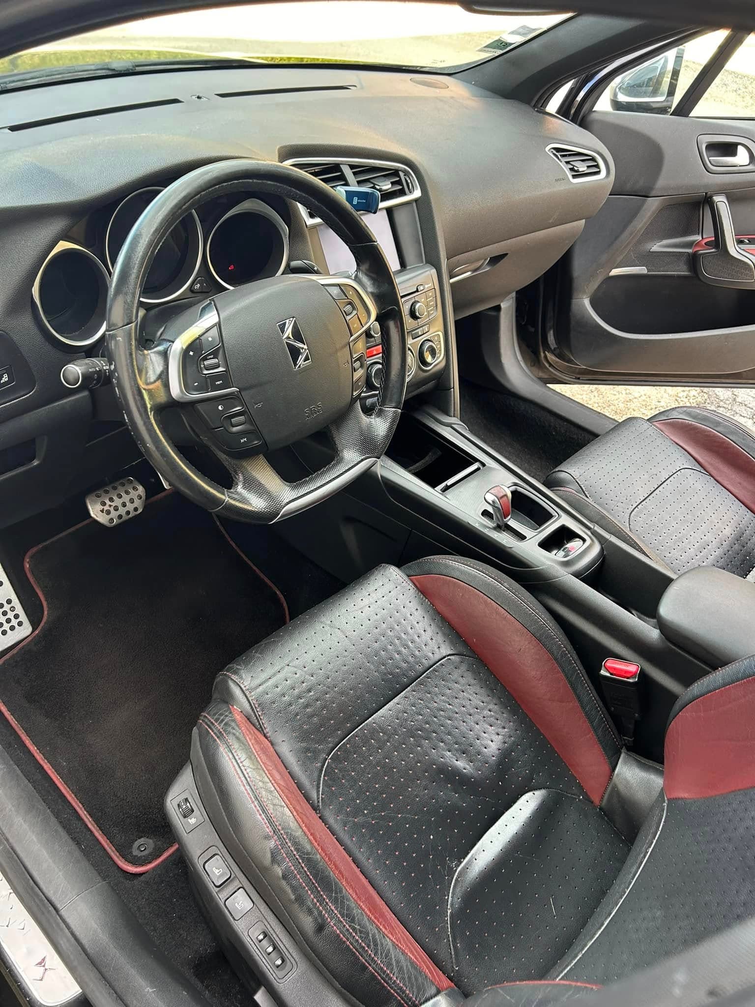 Intérieur DS propre après nettoyage