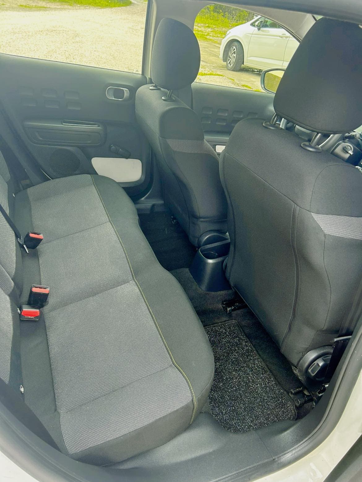 Banquette arrière propre après nettoyage