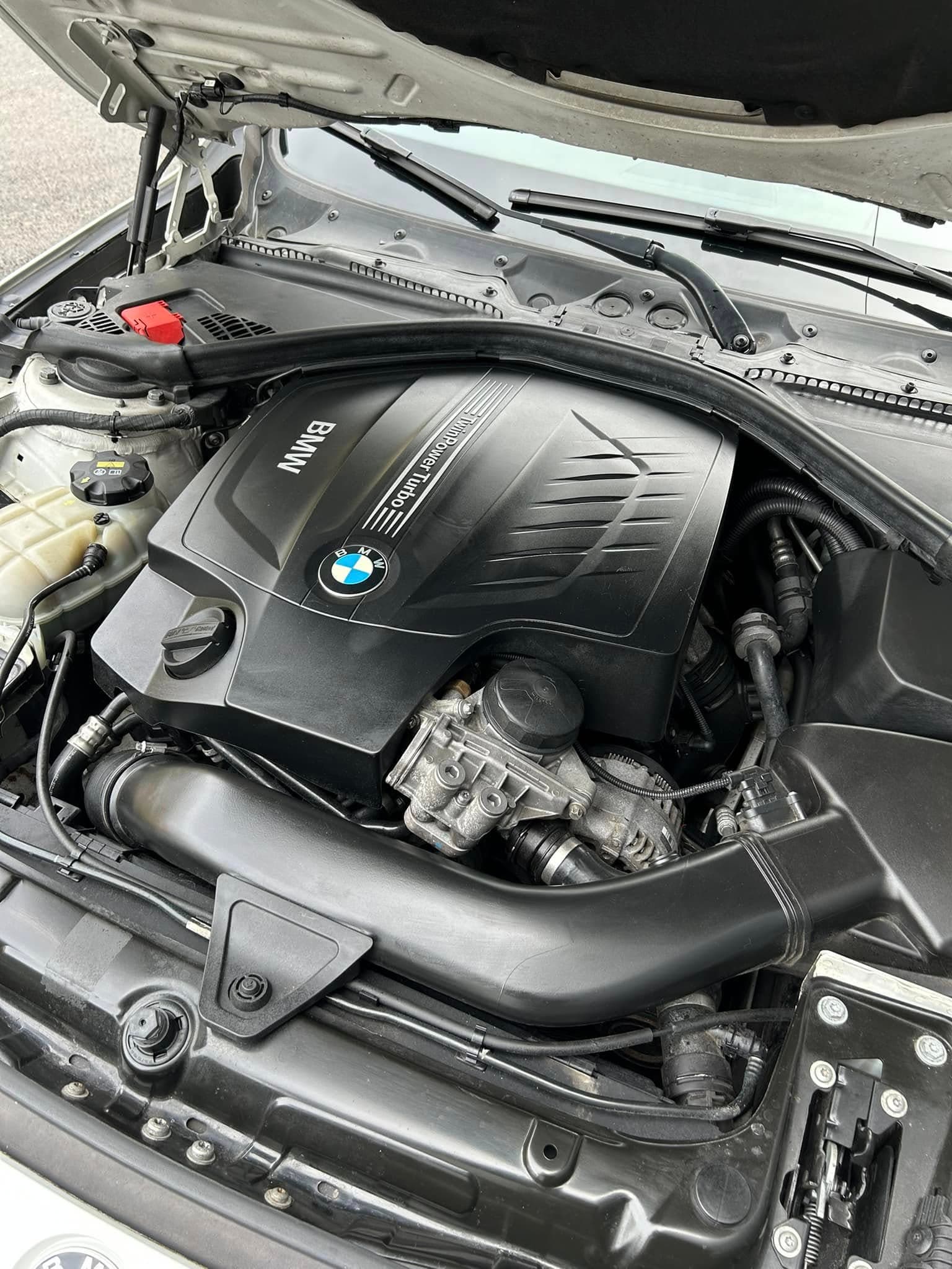 Compartiment moteur BMW